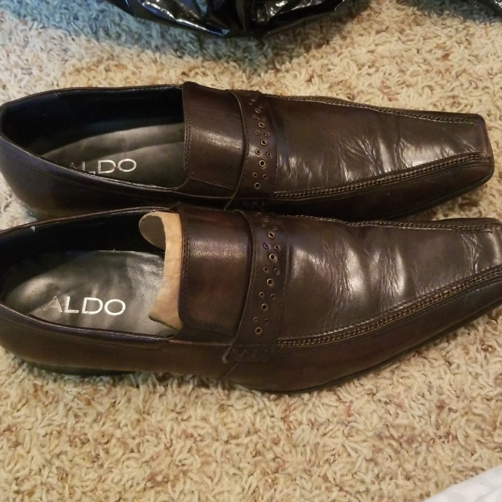 Brown slide on dress shoes